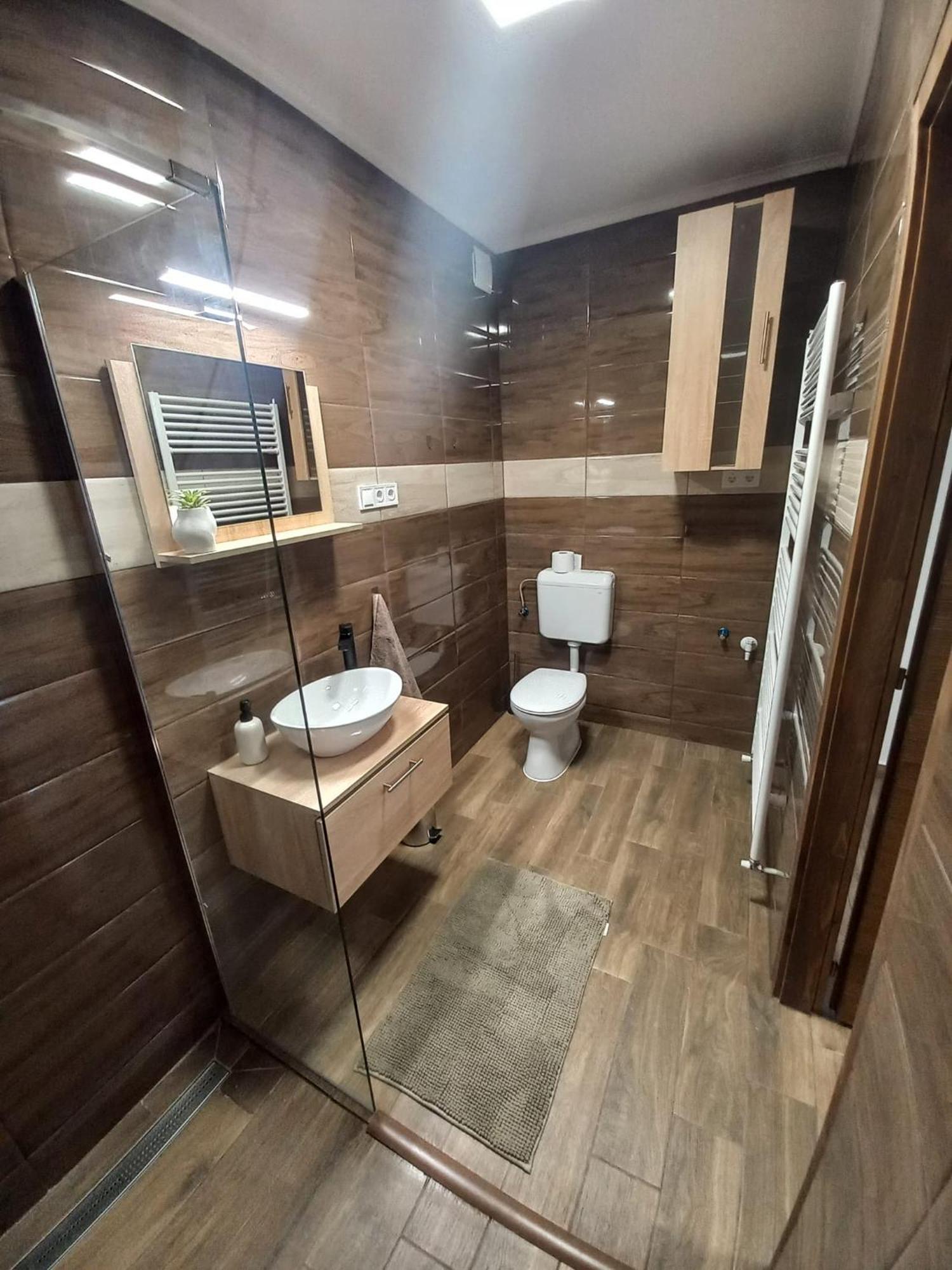 Oazis Apartman Шарошпатак Екстер'єр фото