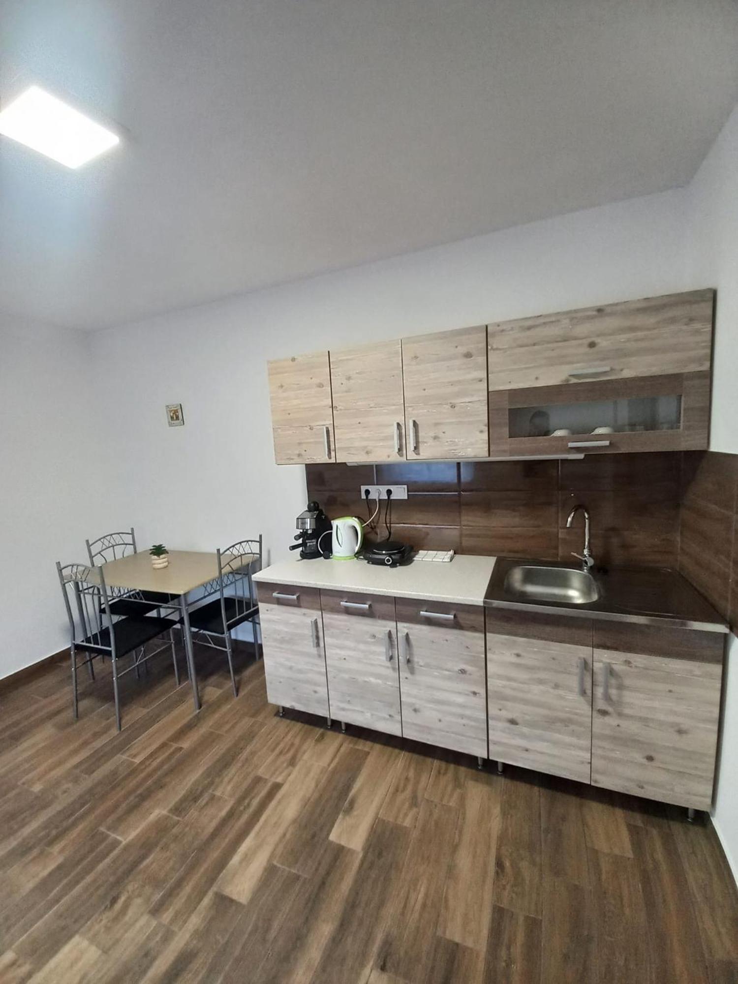 Oazis Apartman Шарошпатак Екстер'єр фото